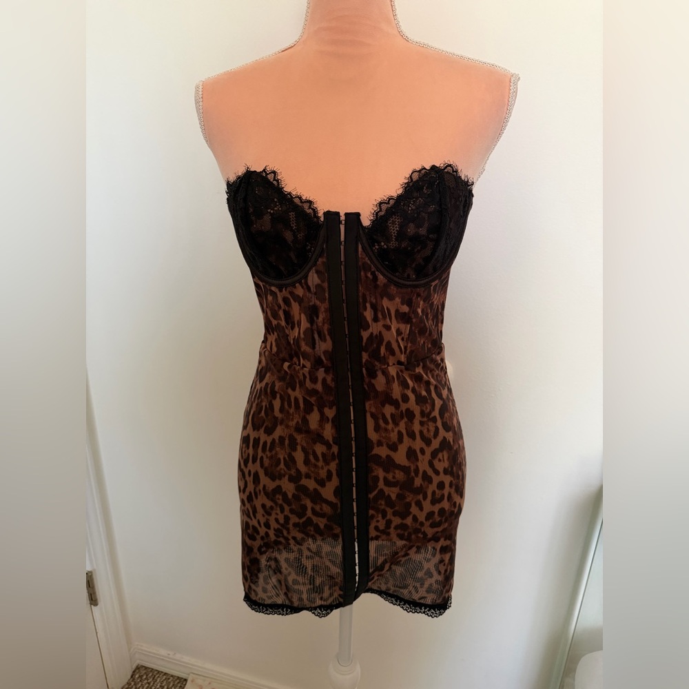 Dolls kill CAPTIVATING GAZES SLIP DRESS - LEOPARD

CURRENT MOOD